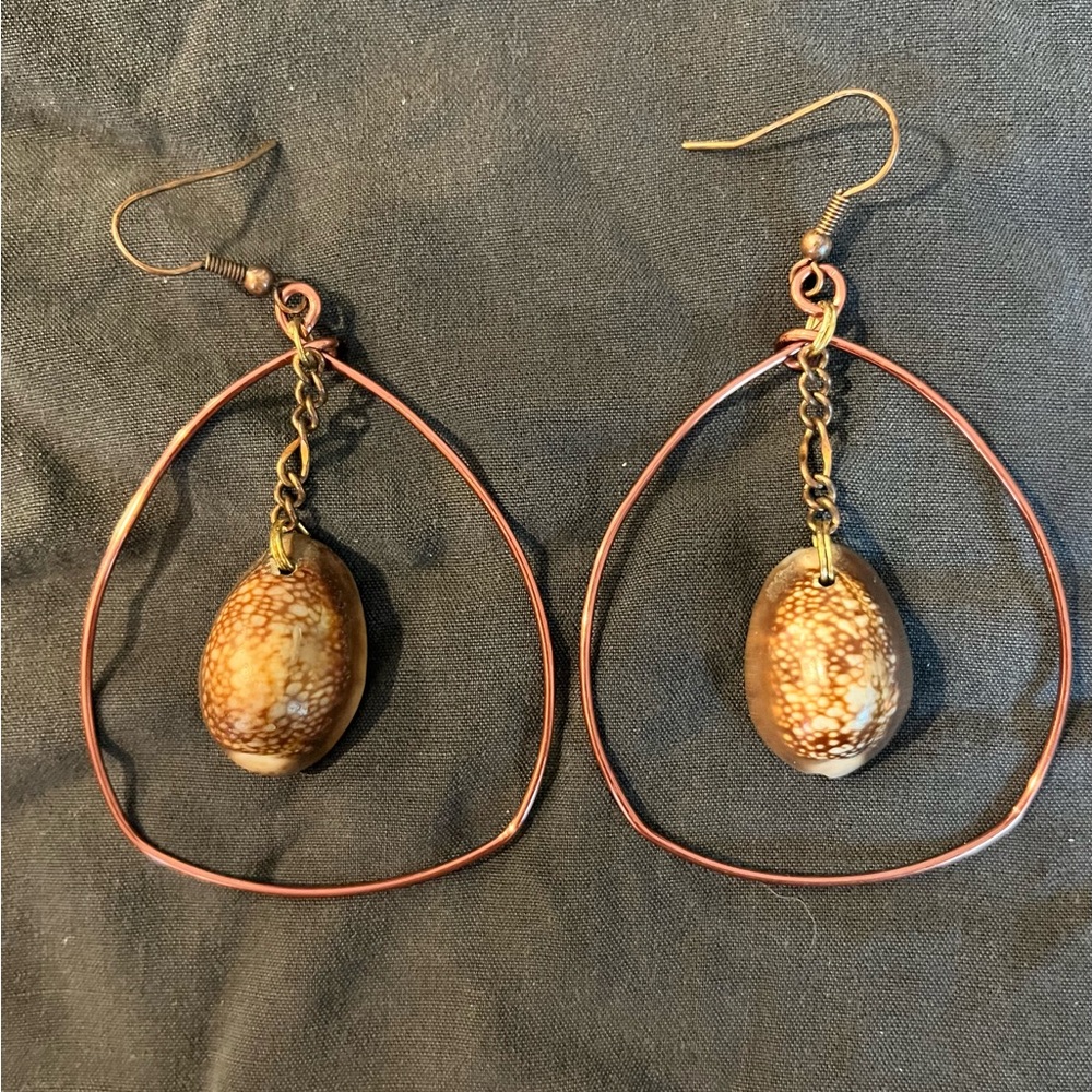 Maui✨Cowlrie shell earrings Handmade